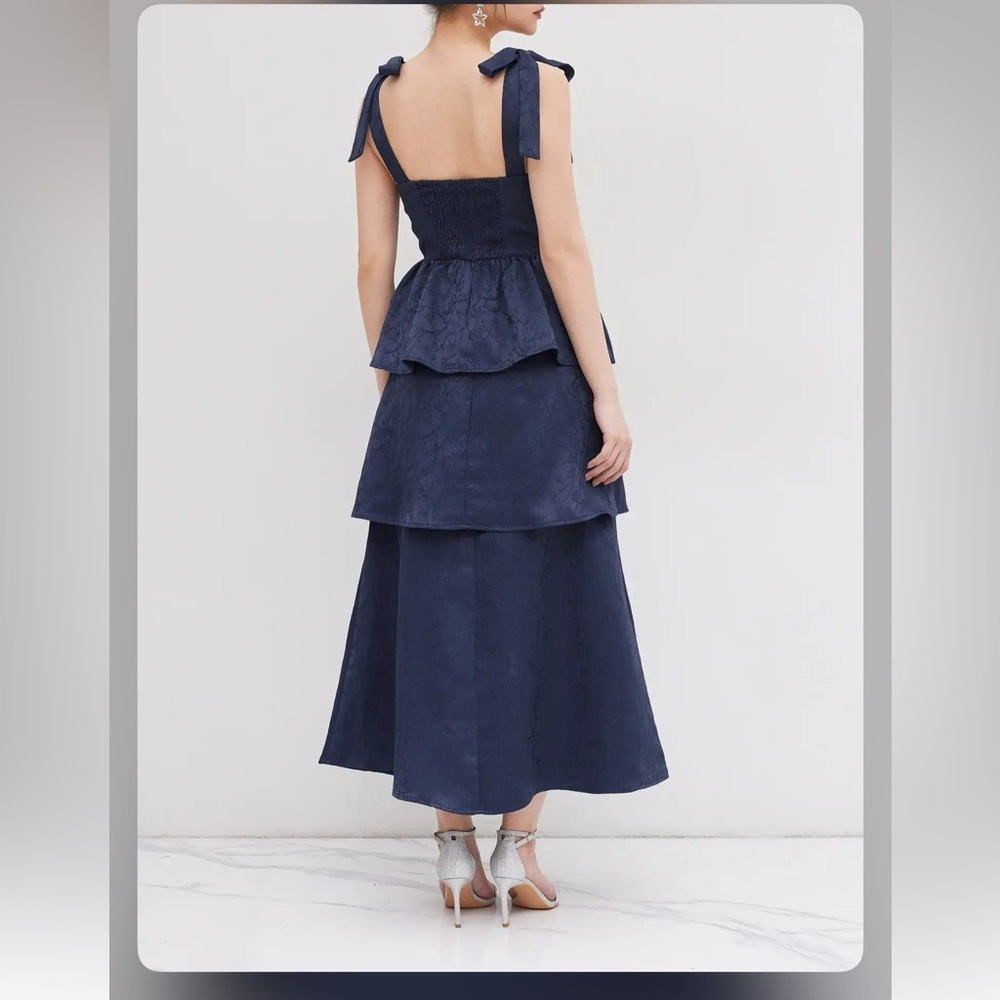 Cider JACQUARD SCOOP NECKLINE SOLID BOWKNOT LAYERED MAXI DRESS - Picture 4 of 5